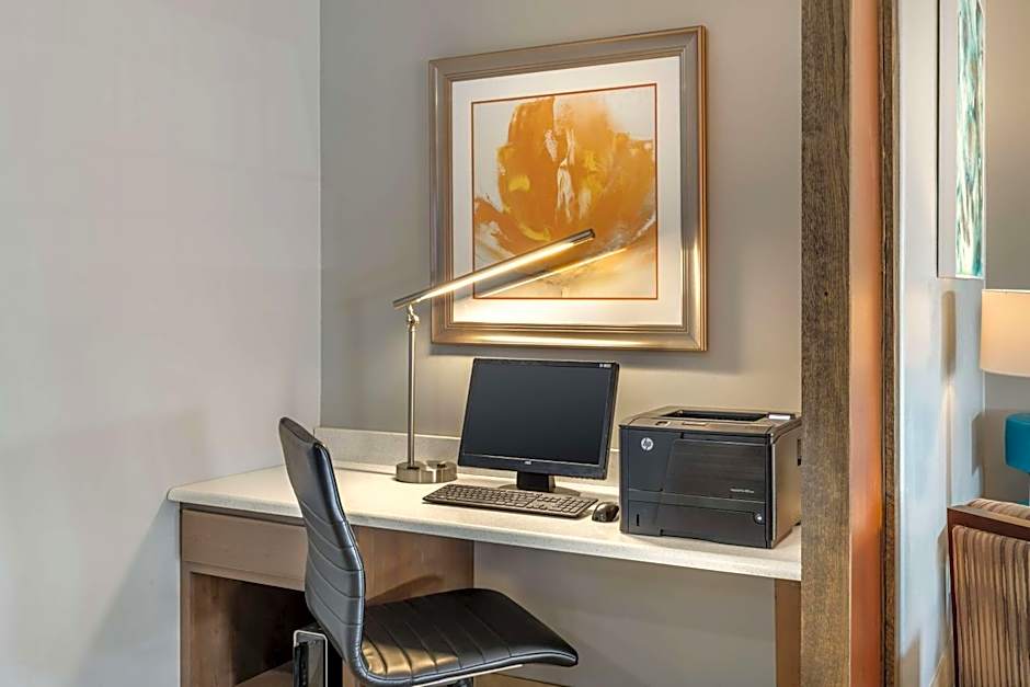 Best Western Clubhouse Inn & Suites