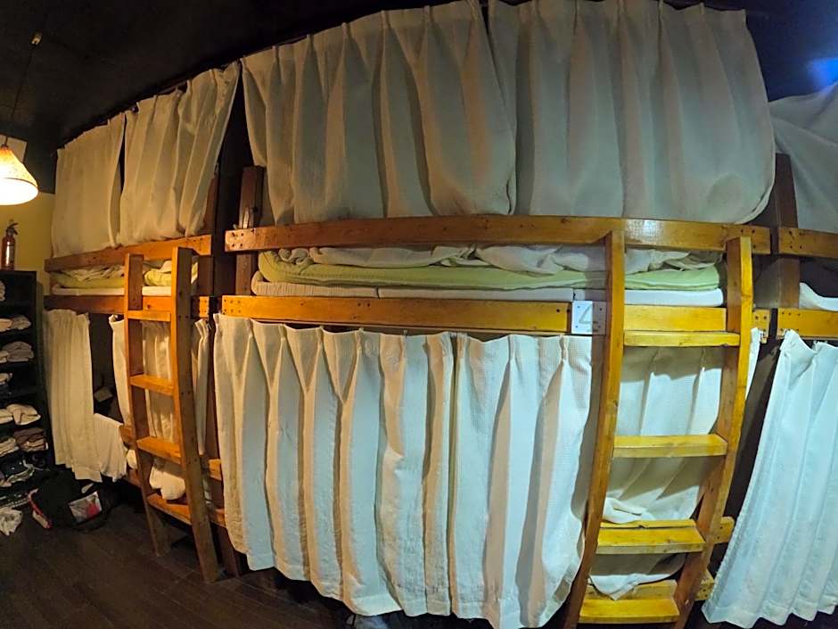 Zamamia International Guesthouse