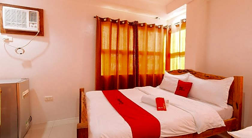 RedDoorz Plus @ Jollydays Hotel Nueva Ecija