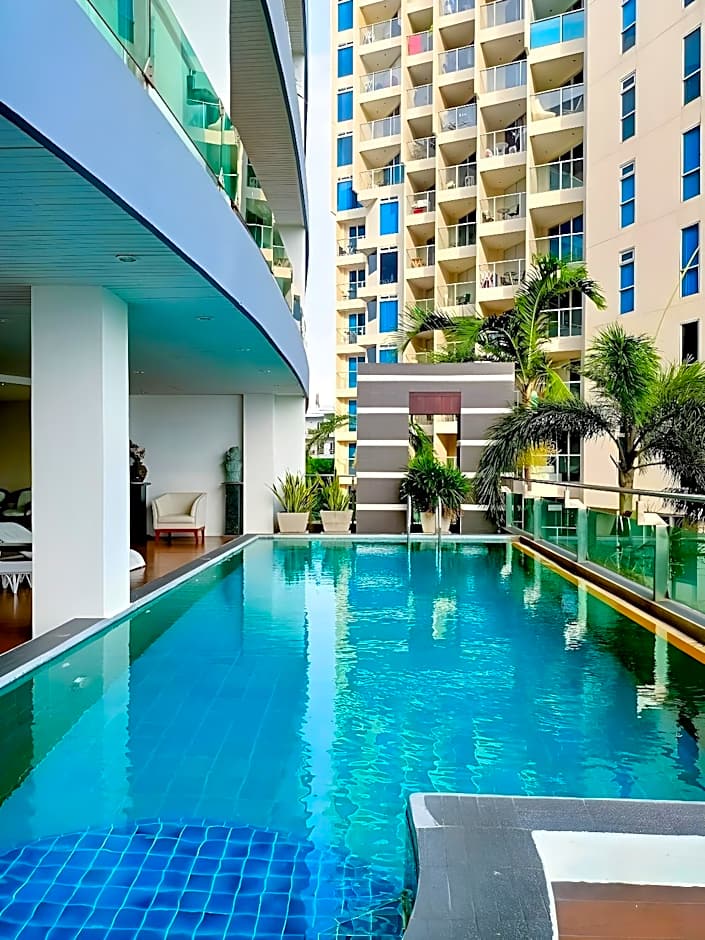 Royal Beach View Suites