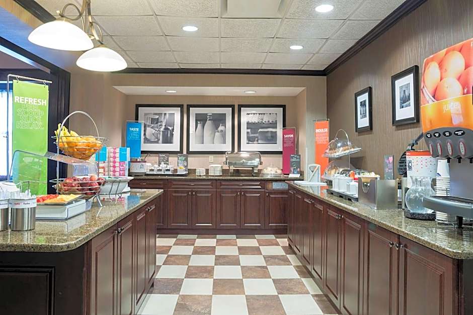 Hampton Inn By Hilton Detroit Roseville