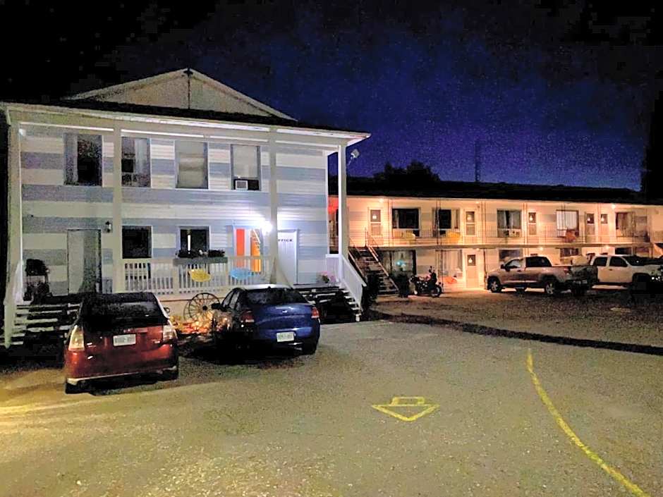 Bay Lake Inn - Frontiersman Motel