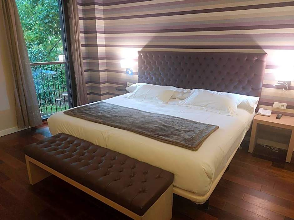 Photo 1 of 21 of Double Room
