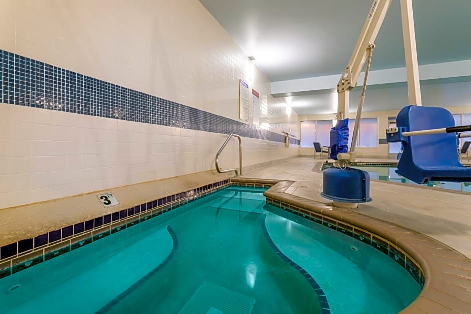 Holiday Inn Express Hotel & Suites-St. Paul