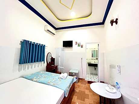 Single Room with Private Bathroom