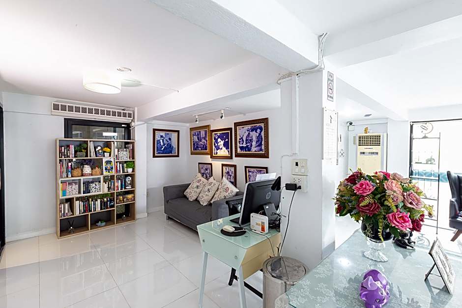 Bed by City Surawong Patpong