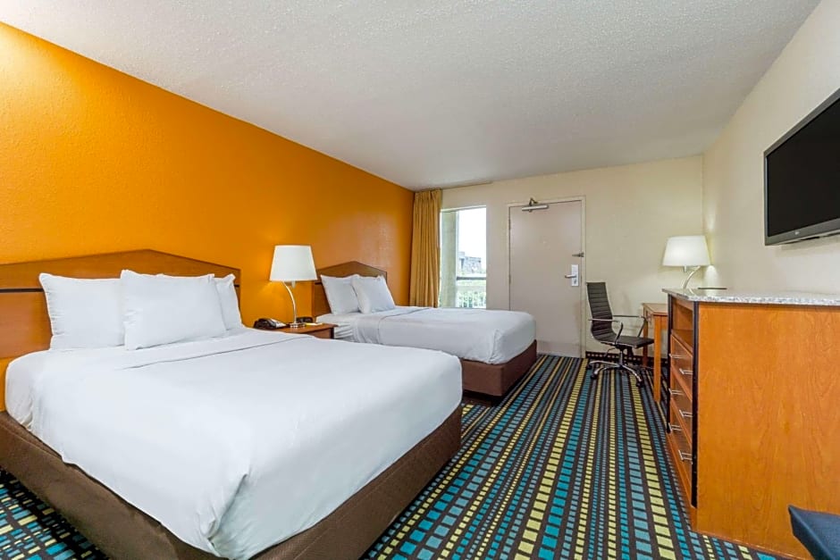 Days Inn by Wyndham Florence Cincinnati Area