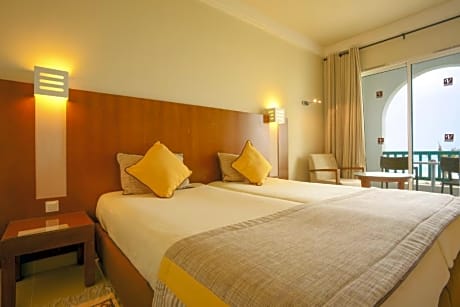 triple standard room