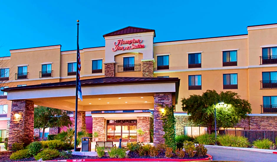 Hampton Inn By Hilton And Suites Roseville