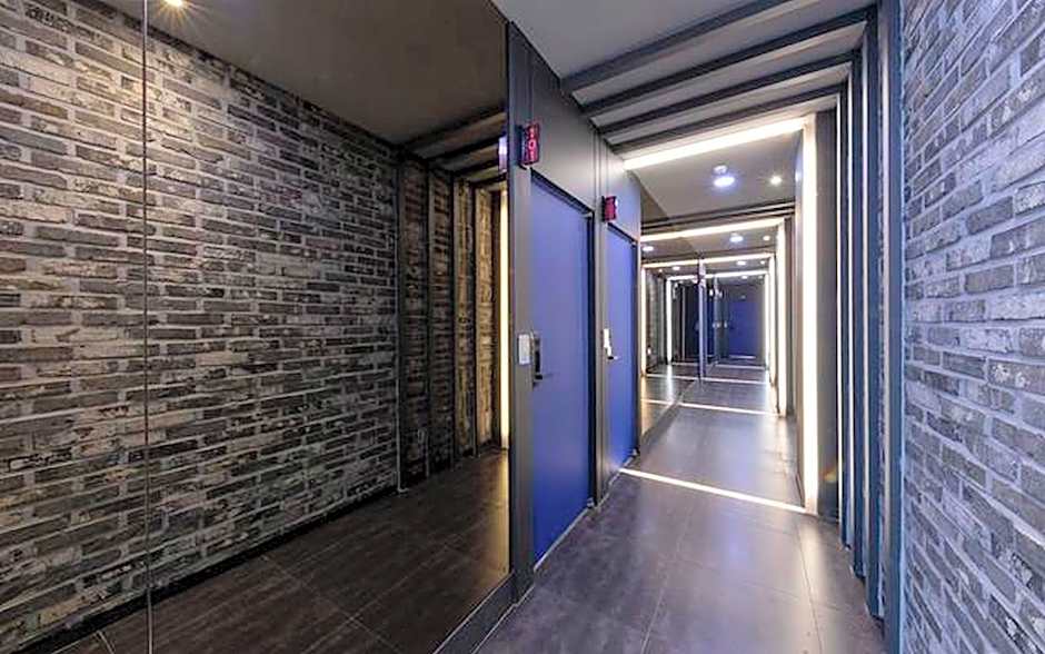 Cheonan Hotel Check-in