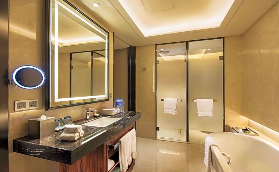 DoubleTree by Hilton Anshun