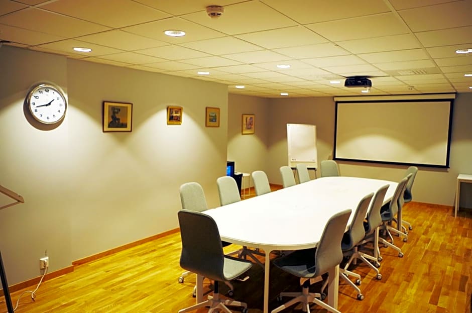 Spoton Hostel & Sportsbar