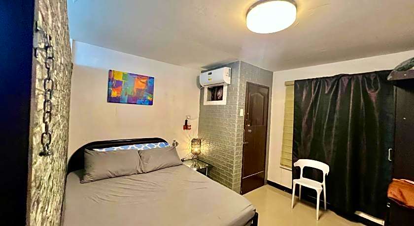 UNO'S Place with Karaoke,Wifi,Netflix and Balcony