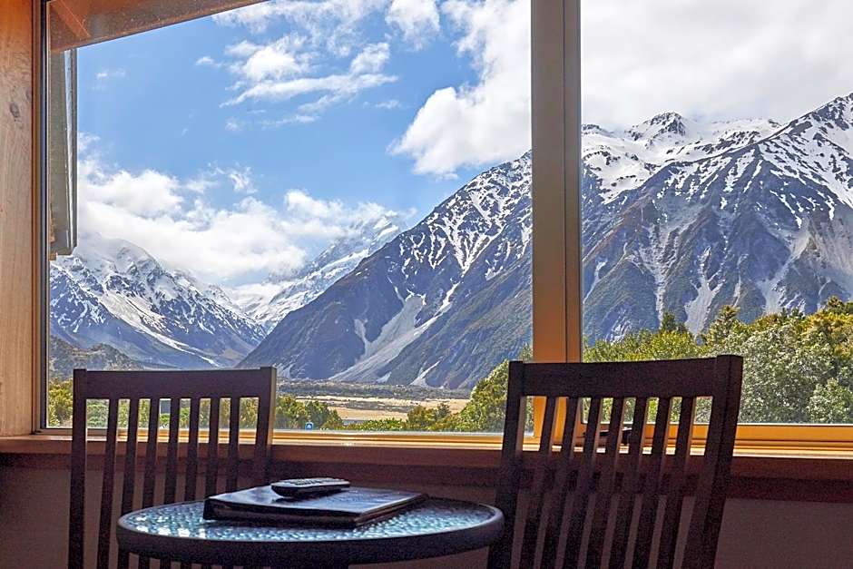 Aoraki Mount Cook Alpine Lodge