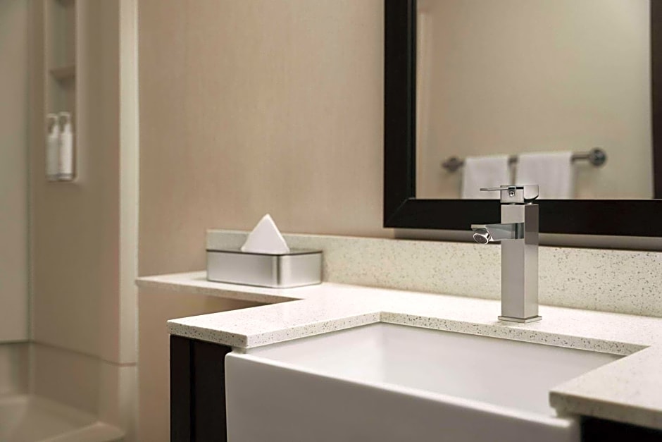 Days Inn & Suites by Wyndham Lancaster Amish Country
