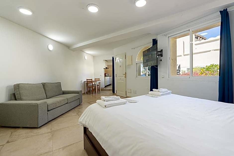 CASADELMAR Marbella 23 APARTAMENTOS VACACIONALES