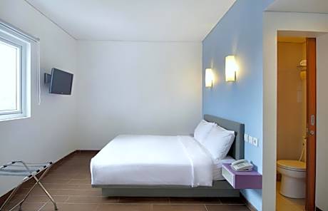 Smart Queen Room