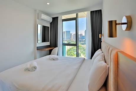 One-Bedroom Apartment with Balcony and Sea View