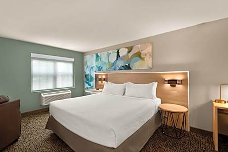 King Suite with Mobility Access and Bathtub with Grab Bars, Non-Smoking