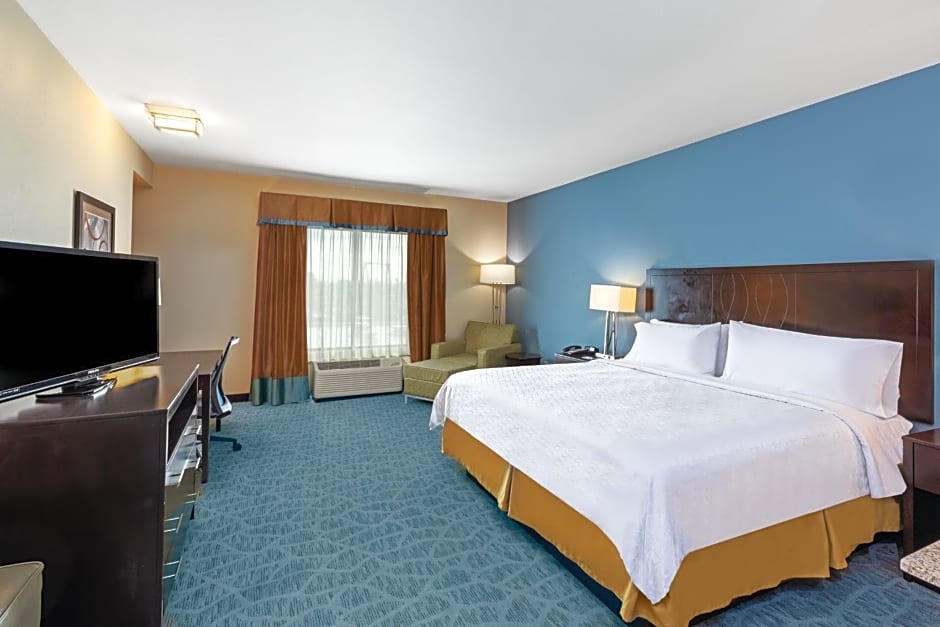 Holiday Inn Express Hotel & Suites Floresville, an IHG Hotel