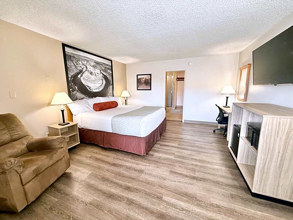 Super 8 by Wyndham Salina/Scenic Hills Area