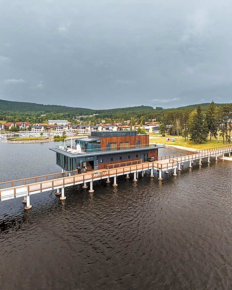 MOLO LIPNO RESIDENCE