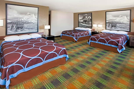 1 King Bed Studio Suite Non-Smoking