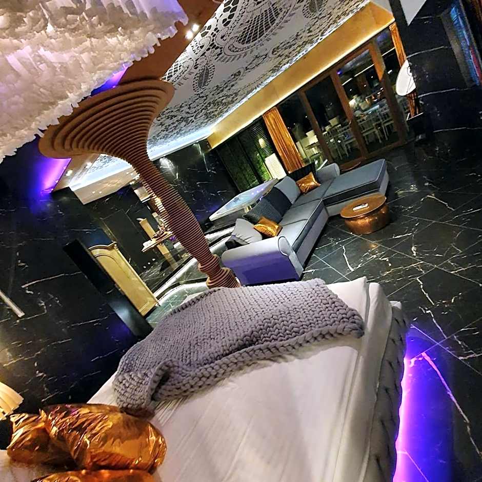 Hotel Ramka & Restaurant & Wine Bar