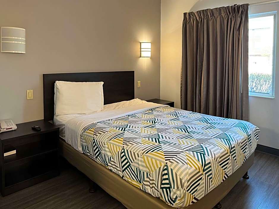 Motel 6-Joliet, IL - Chicago - I-55