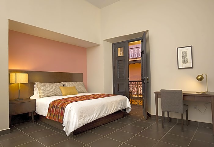 Decanter Hotel
