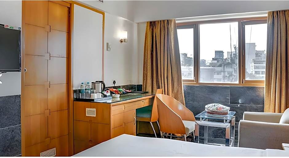 Ramee Guestline Khar Hotel