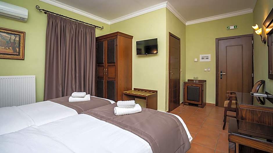 Photo 1 of 11 of 1 Double Bed or 2 Beds, Garden View