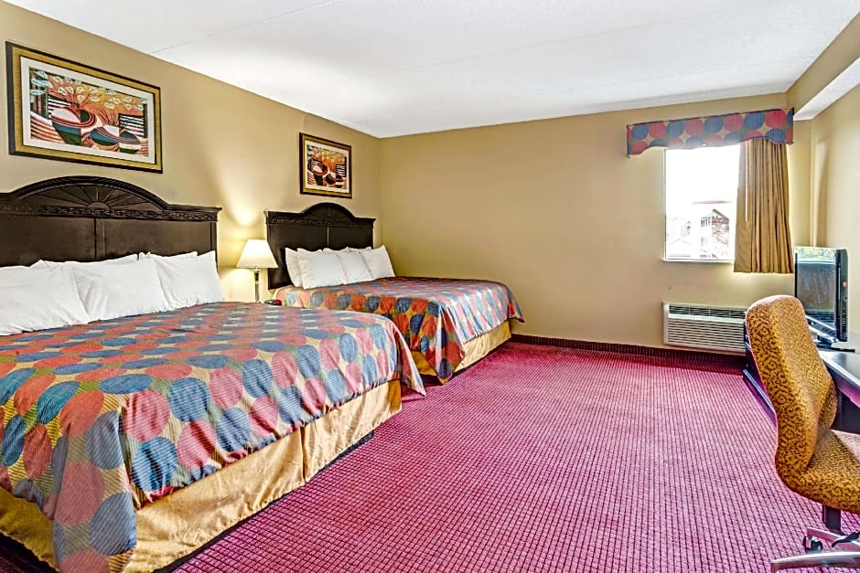 Days Inn & Suites by Wyndham Jeffersonville IN
