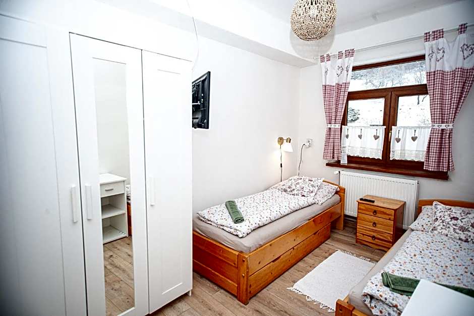 Hostinec pod úbočou