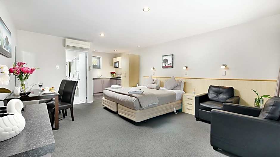 Arthur's Court Motor Lodge