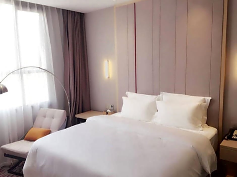 Lavande Hotel Yichang Baota River Wanda