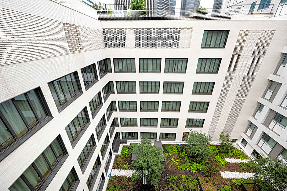 Staycity Aparthotels Paris La Defense