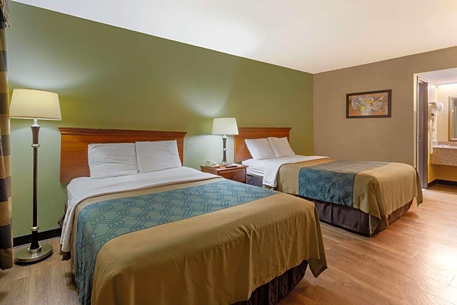 Econo Lodge Belton - Kansas City South