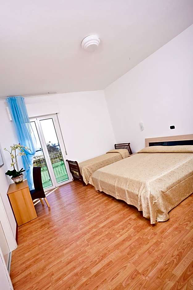 Hotel Holiday Park