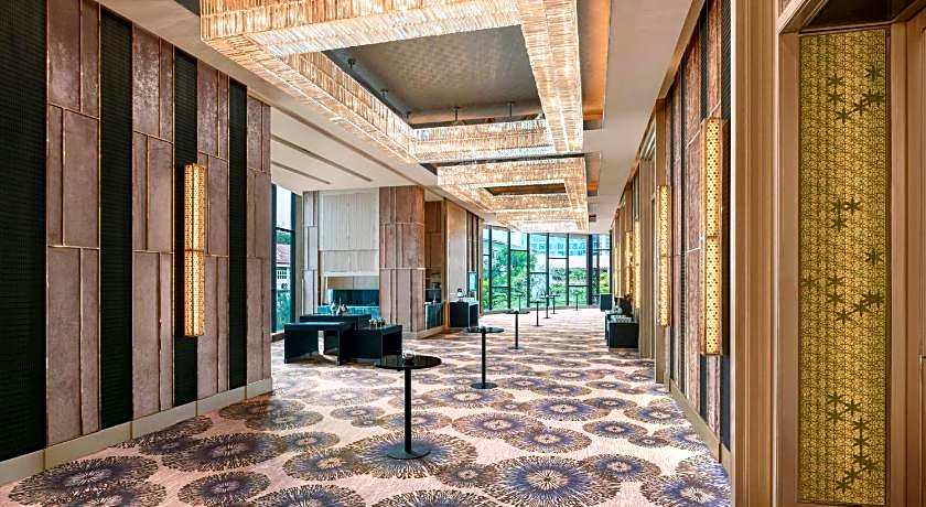 Renaissance by Marriott Bangkok Ratchaprasong Hotel