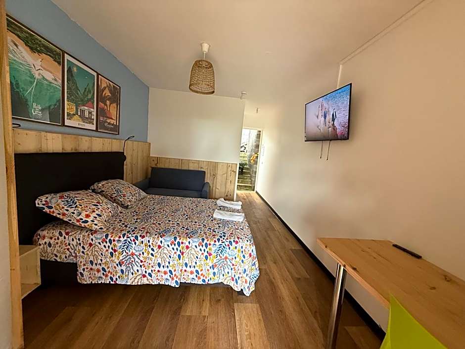 GITE-Hotel LA CAZ DES ORANGERS