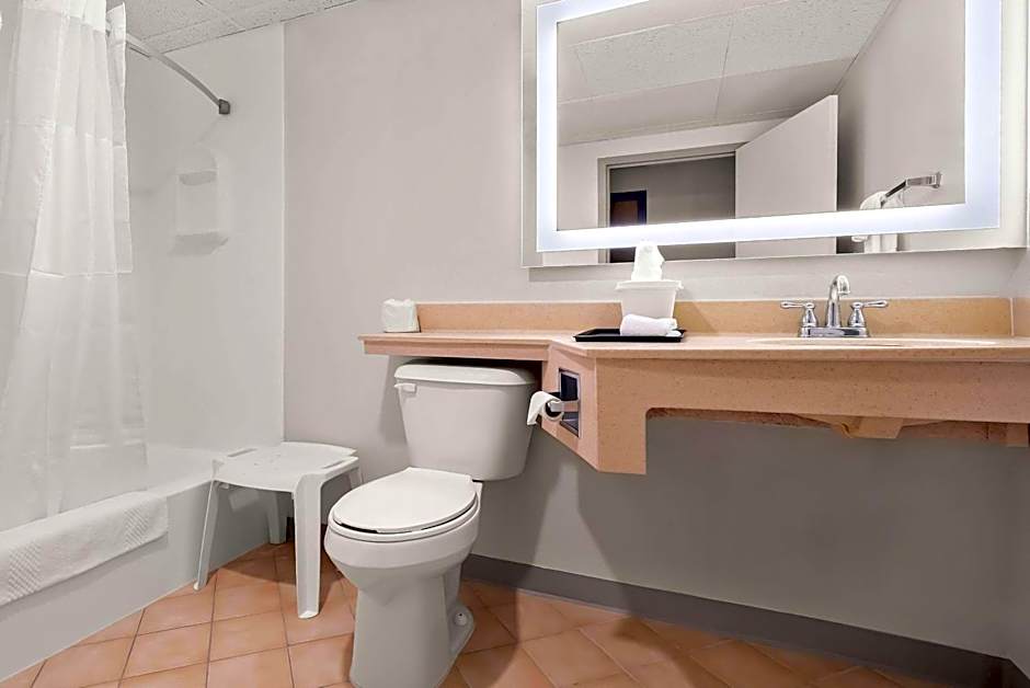 Suburban Studios, Kearney