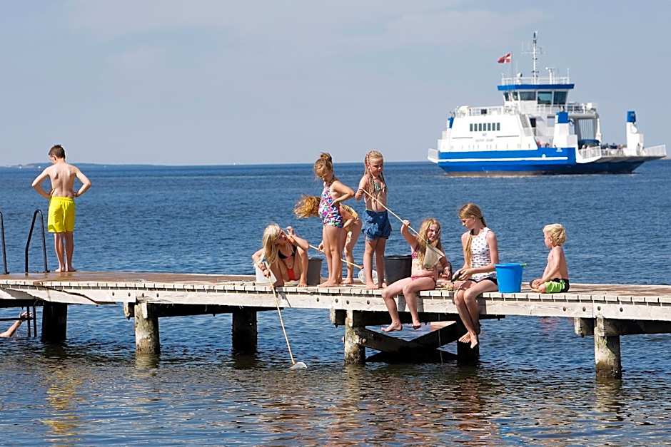 Hvalpsund Færgekro