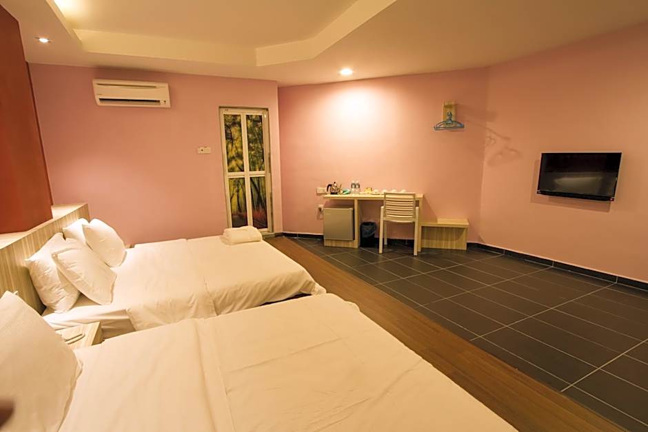 Photo 1 of 5 of Deluxe Family Suite