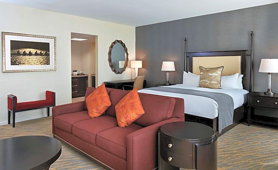 The Inn at Penn, A Hilton Hotel