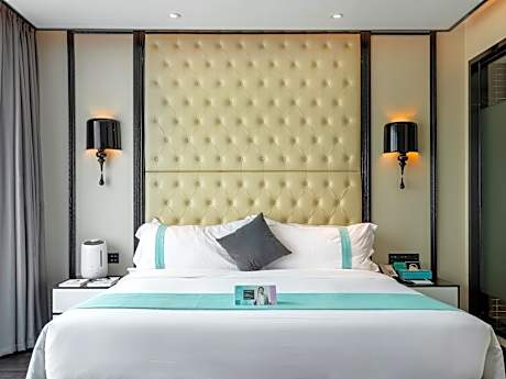 Xana - G Bed Room