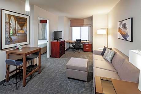 1 Bedroom Suite, 1 King, Sofa bed