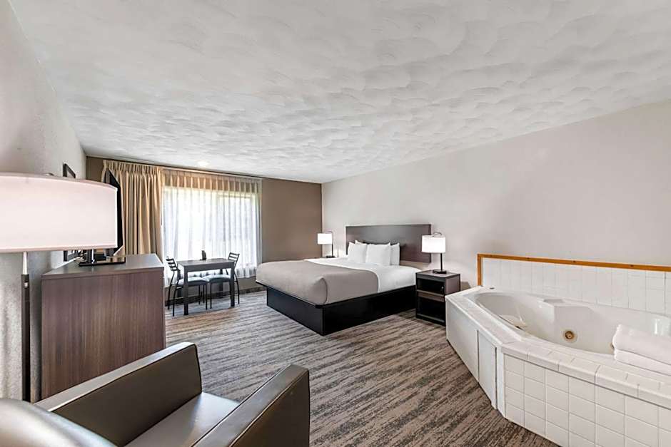 Quality Inn & Suites Munising