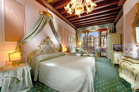 Junior Suite with Balcony and Grand Canal View - no smoking