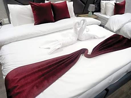 Classic Suite for 3 People